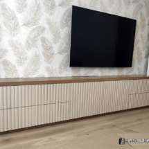 Тумба под TV с крашеными фасадами в полоску